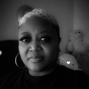 Meet your Posher, Rae shelle